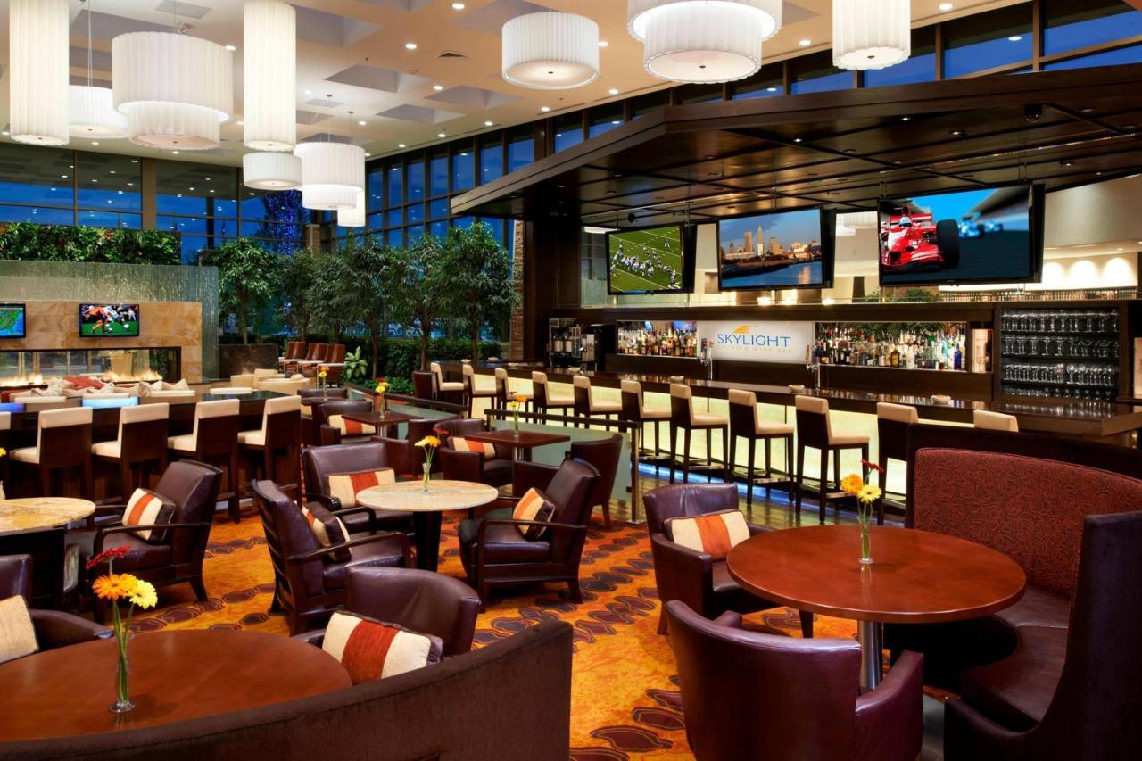 Indianapolis Marriott East Hotel Bagian luar foto