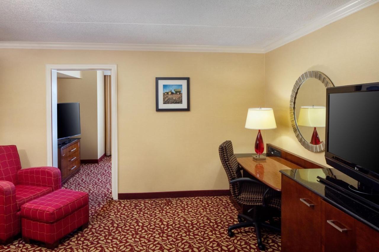 Indianapolis Marriott East Hotel Bagian luar foto