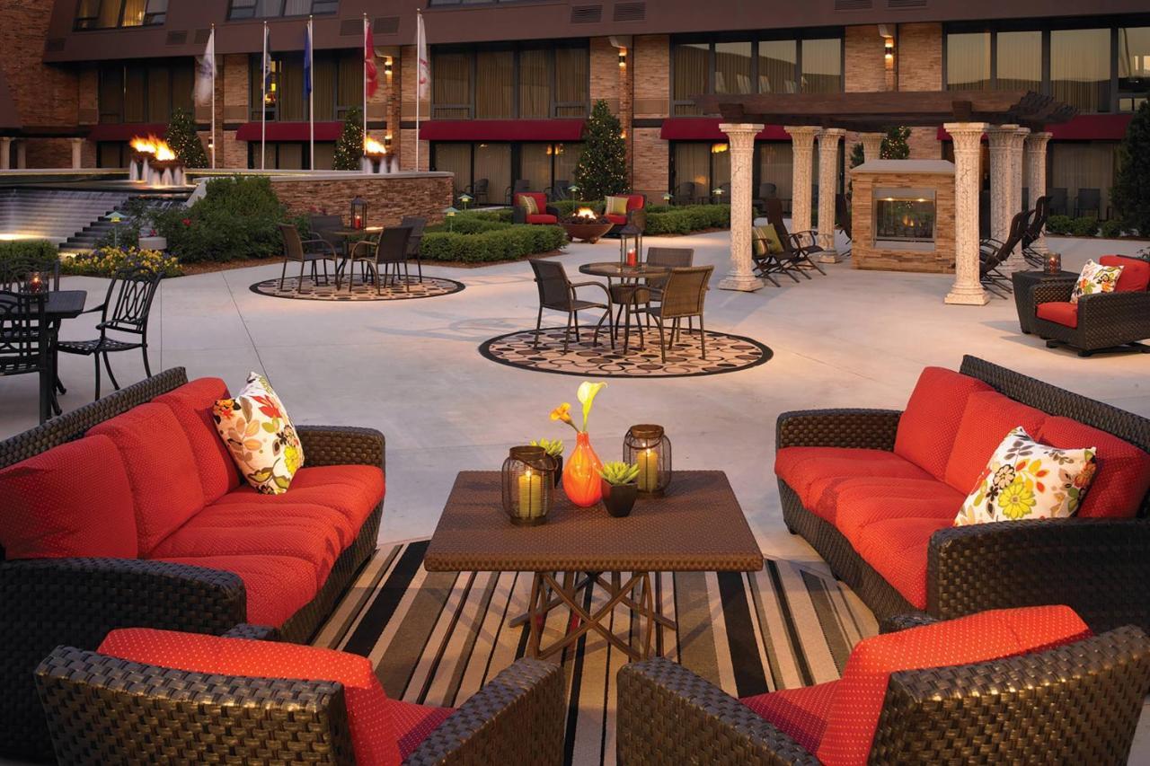 Indianapolis Marriott East Hotel Bagian luar foto