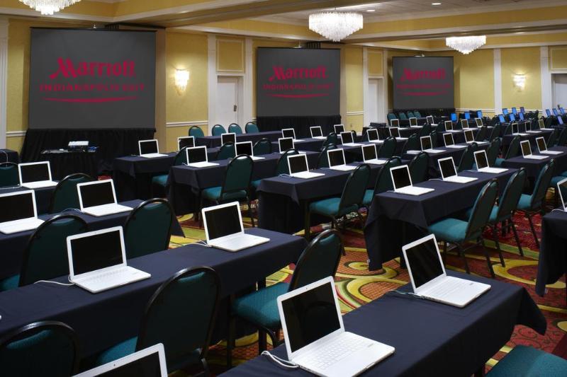 Indianapolis Marriott East Hotel Bagian luar foto