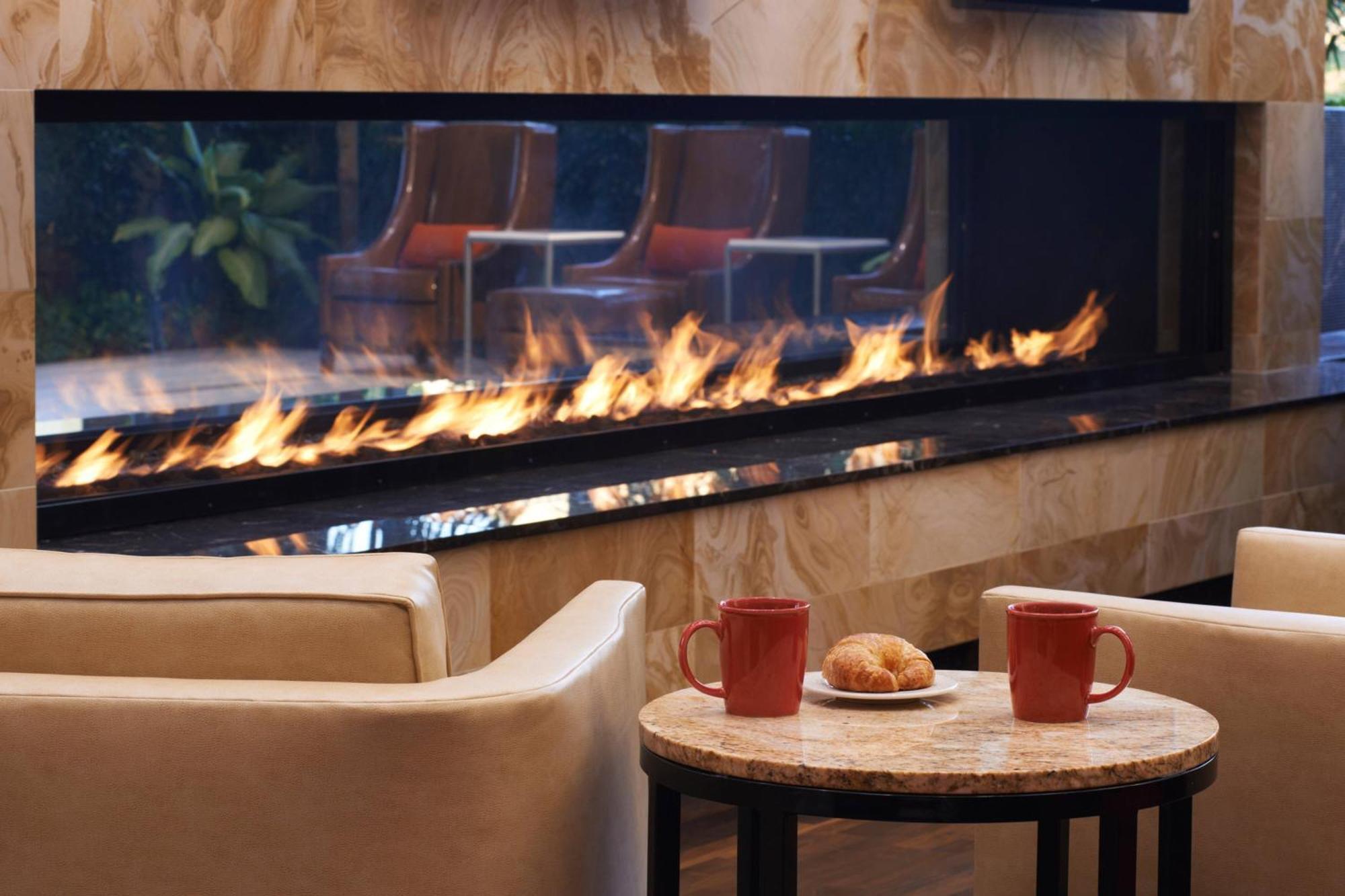 Indianapolis Marriott East Hotel Bagian luar foto
