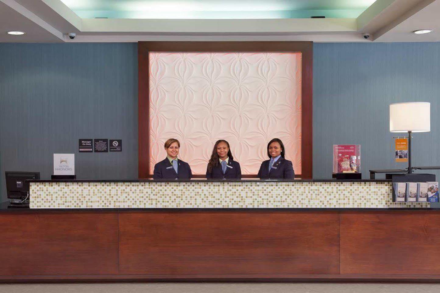 Indianapolis Marriott East Hotel Bagian luar foto