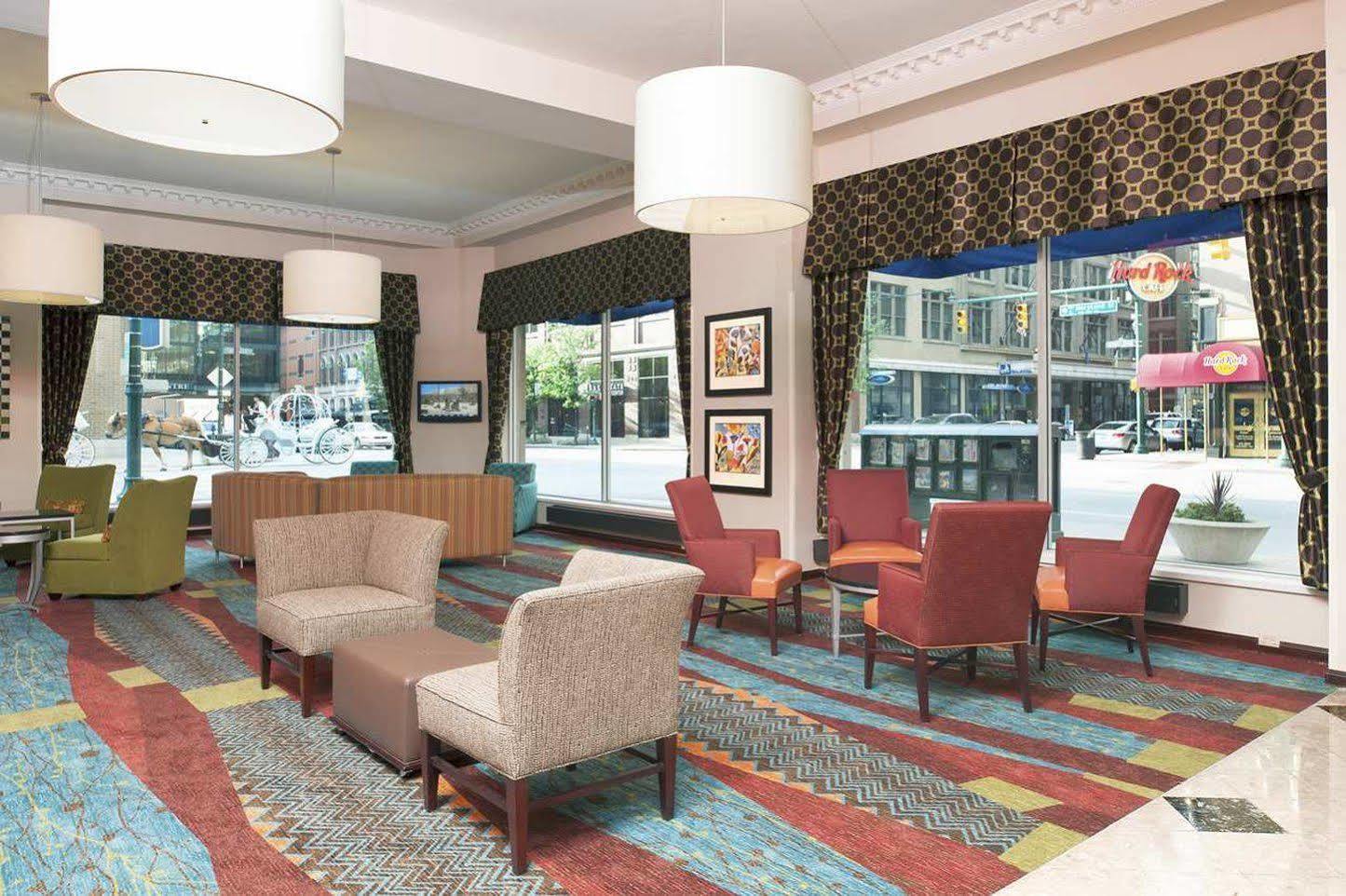 Indianapolis Marriott East Hotel Bagian luar foto