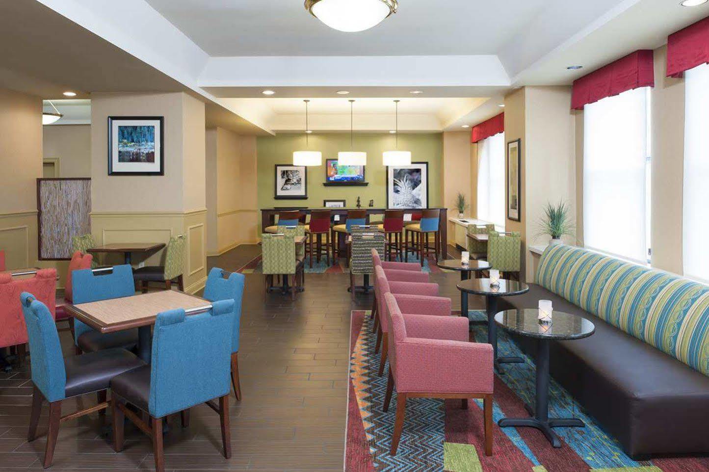 Indianapolis Marriott East Hotel Bagian luar foto